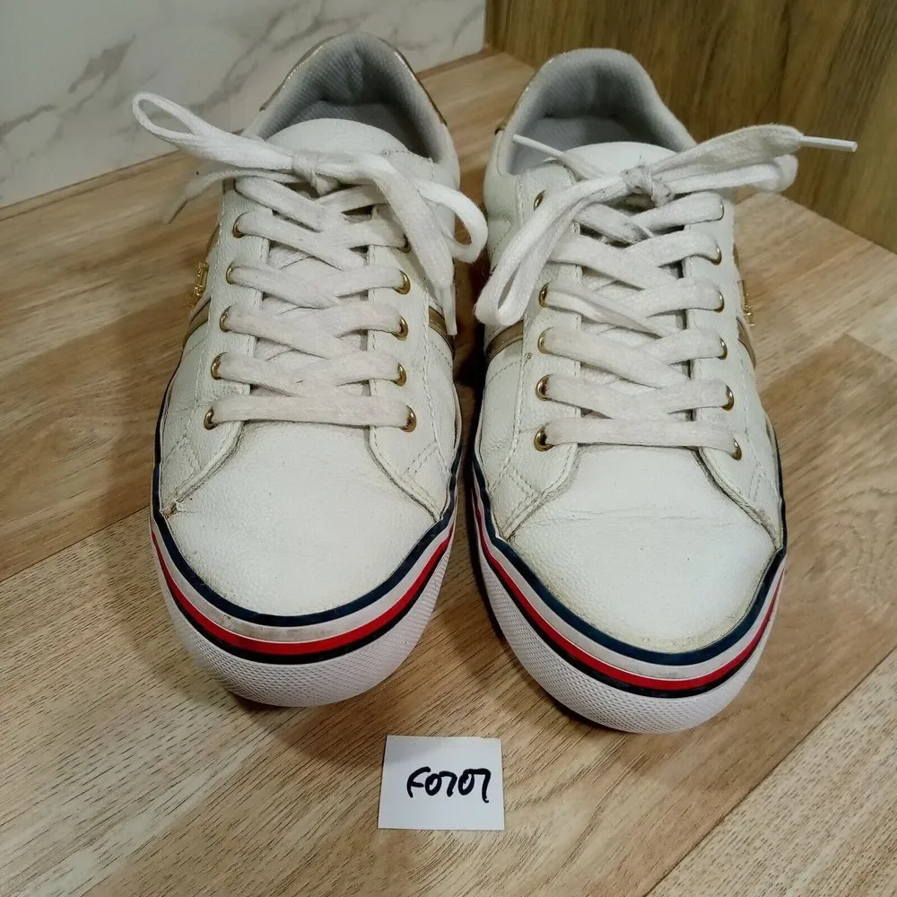 Tommy Hilfiger please zoom